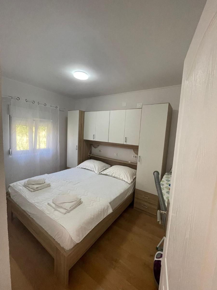 Apartments Niko Metajna, island Pag - Housity