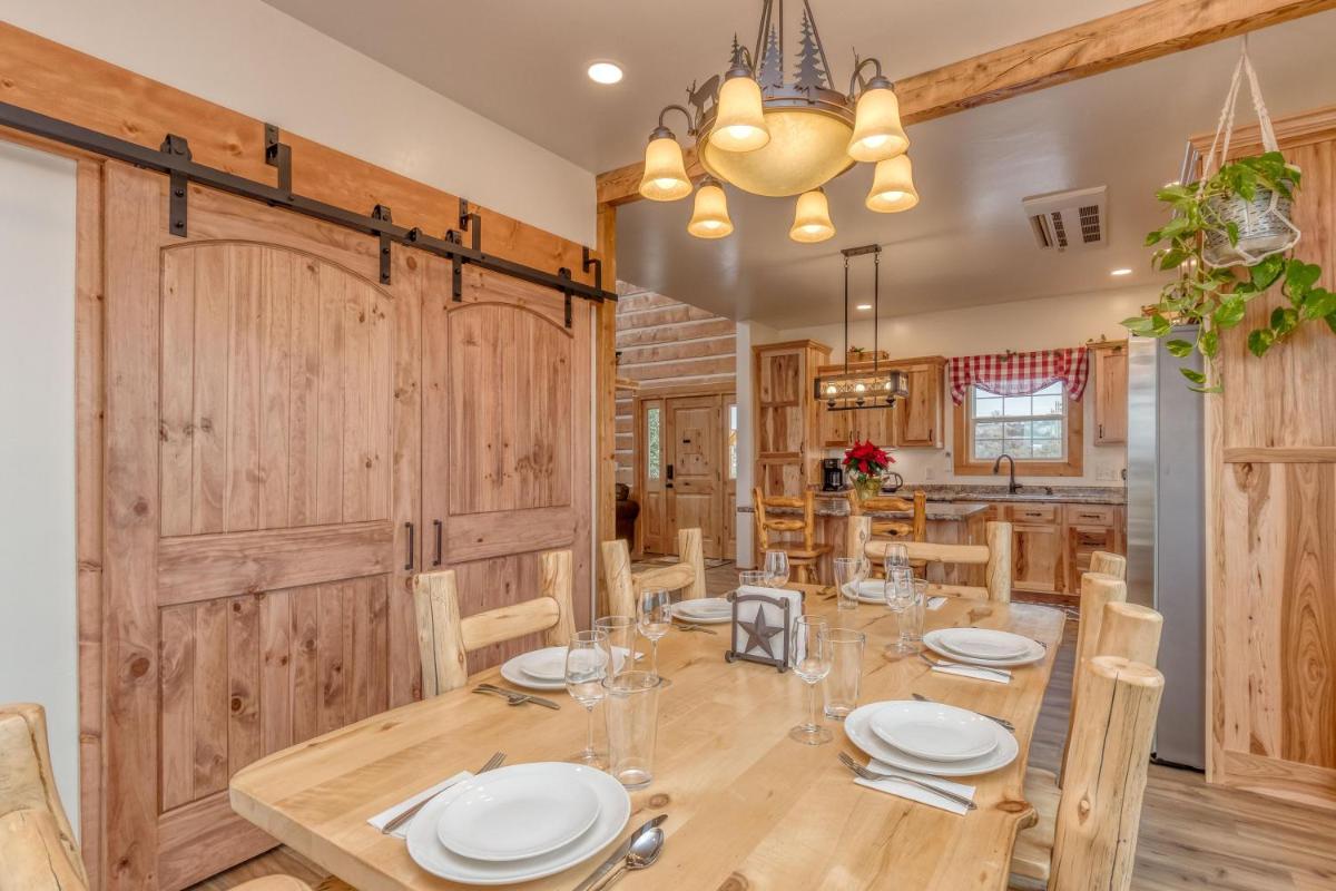 Rustic Retreat Log Cabin W- Fire Pit Pool Table! - Housity