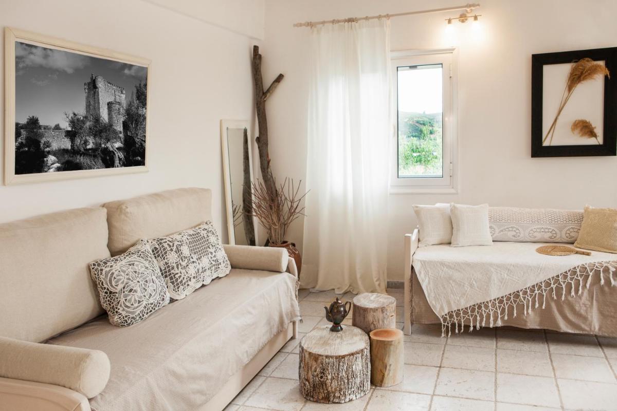 Suitetrails - Stunning Sea Views, Family Home in Heart of Mani