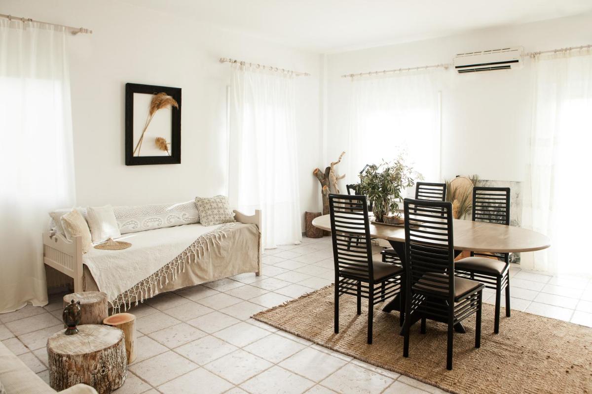 Suitetrails - Stunning Sea Views, Family Home in Heart of Mani