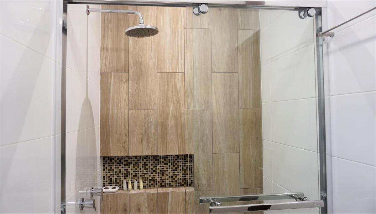 Suitetrails - APARTAMENTOS PRIVADOS - 10 minutos Aeropuerto Jorge Chavez Lima, Callao