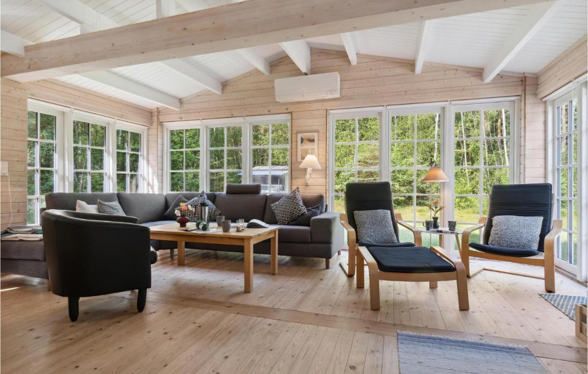 3 Bedroom Lovely Home In Hadsund - Housity