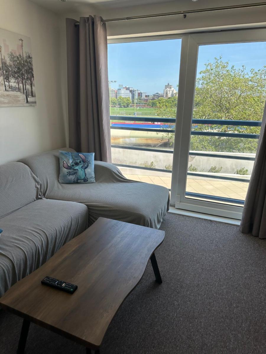 Gunwharf Quays Harbour Apartments - Housity