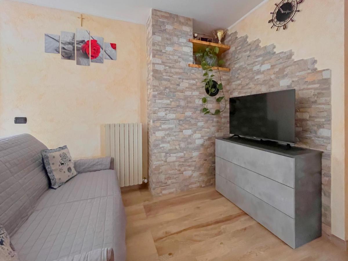 Skyrim Apartment - City Centre - Housity