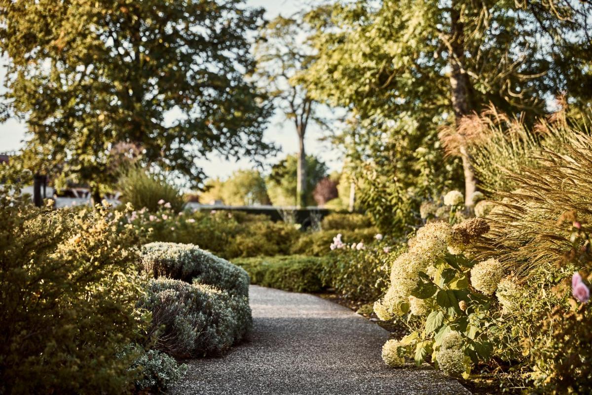 Jardin de l'établissement COMO Le Montrachet