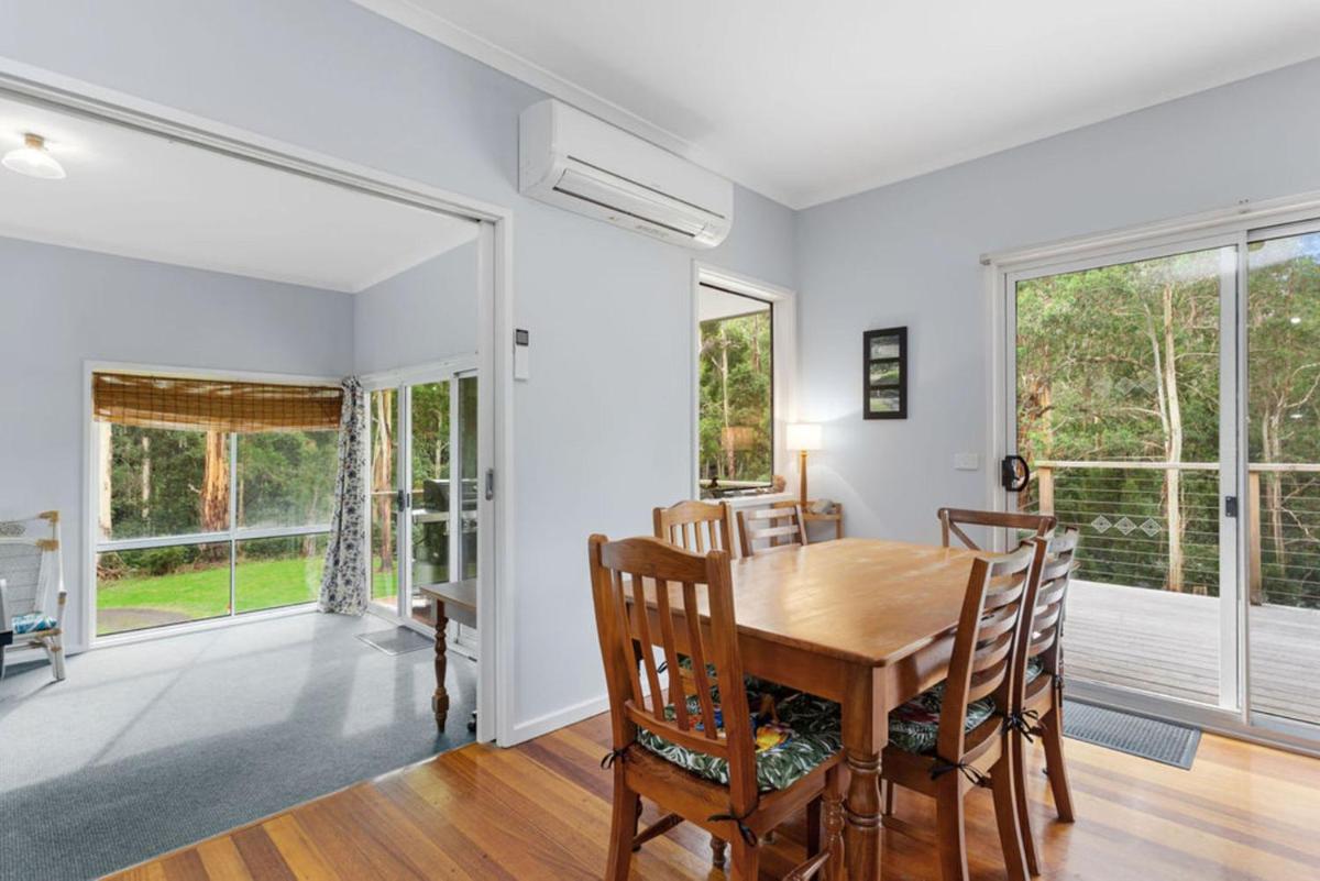 A Little Touch Of Paradise - Housity