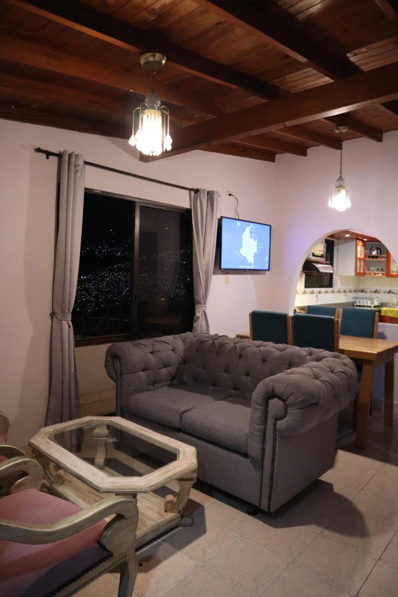 Suitetrails - Wonderful house with views in Medellin-fiber optics
