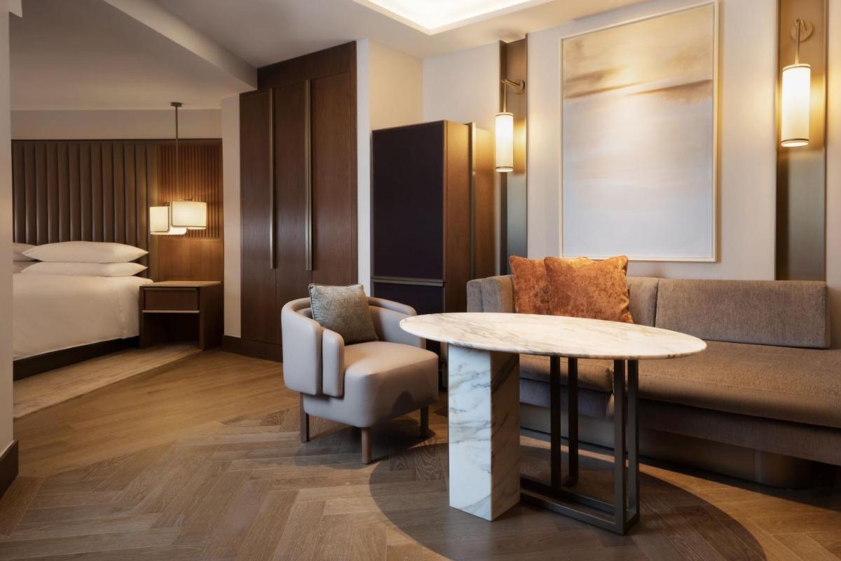 Zona de estar de JW Marriott Hotel Madrid