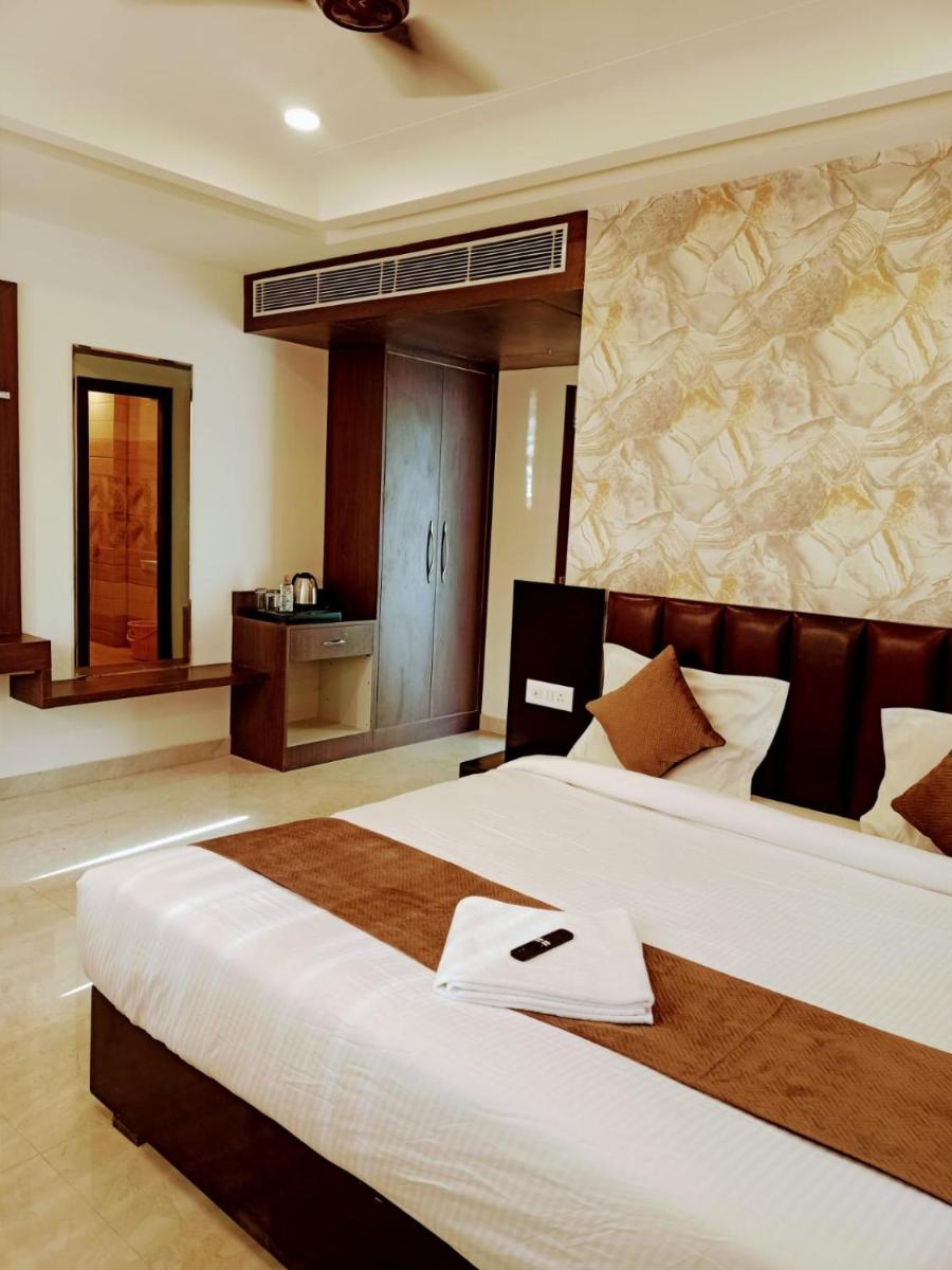 Trimrooms Neelkanth @ Ayodhya Naka - Housity