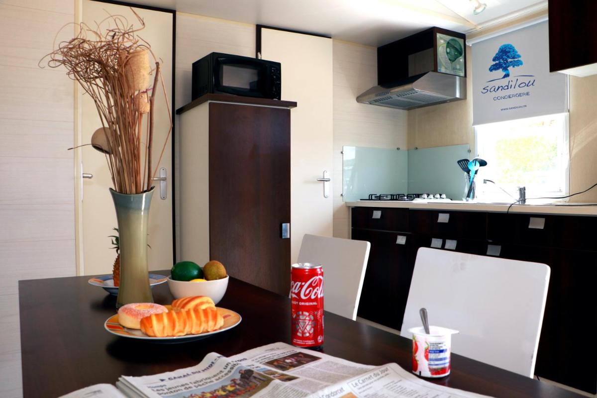 Mobilhome «des Salines» * 6 personnes *3 Chambres - Housity