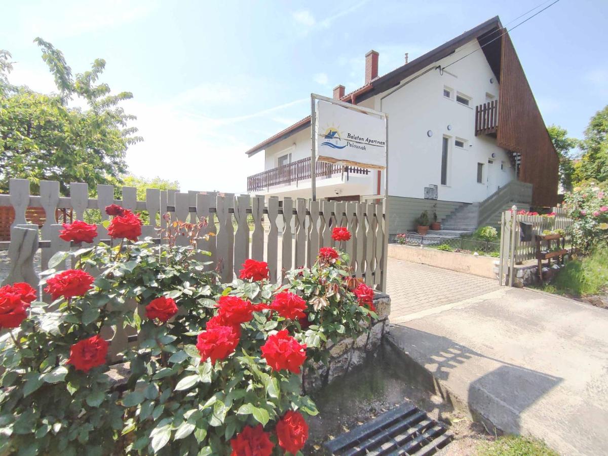 Balaton Apartman Paloznak - Housity