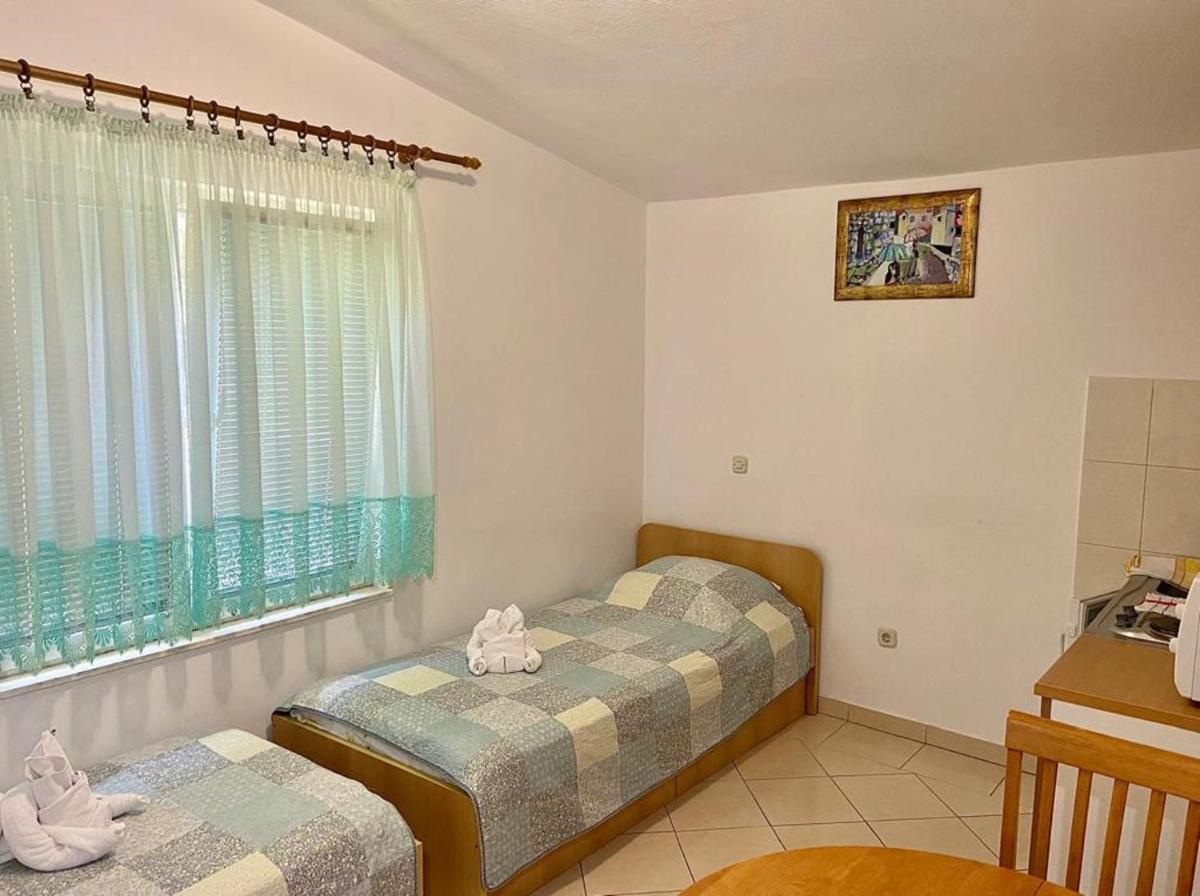 Apartments Tiho & Jelena - Housity