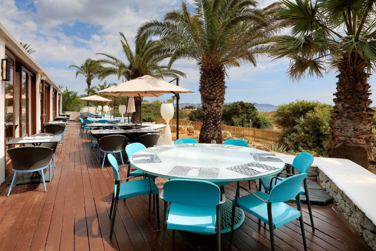 Un balcón o terraza de Grand Palladium Select Palace Ibiza - All Inclusive