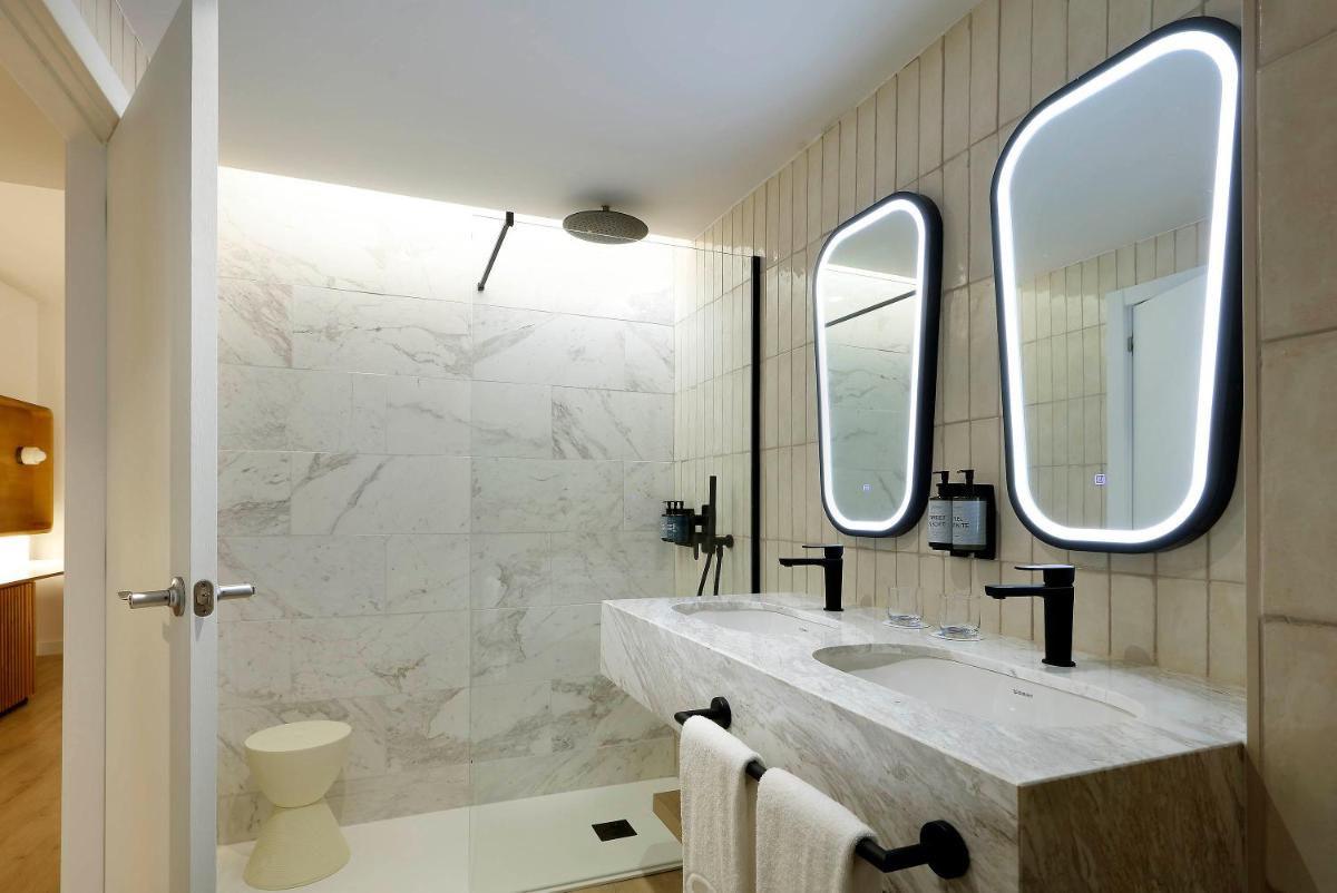 Un baño de Grand Palladium Select Palace Ibiza - All Inclusive