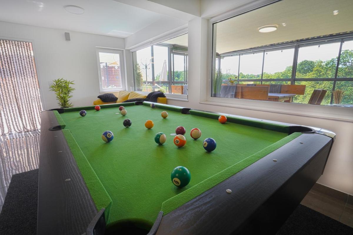Aura Lux Holiday Home with Pool - Housity