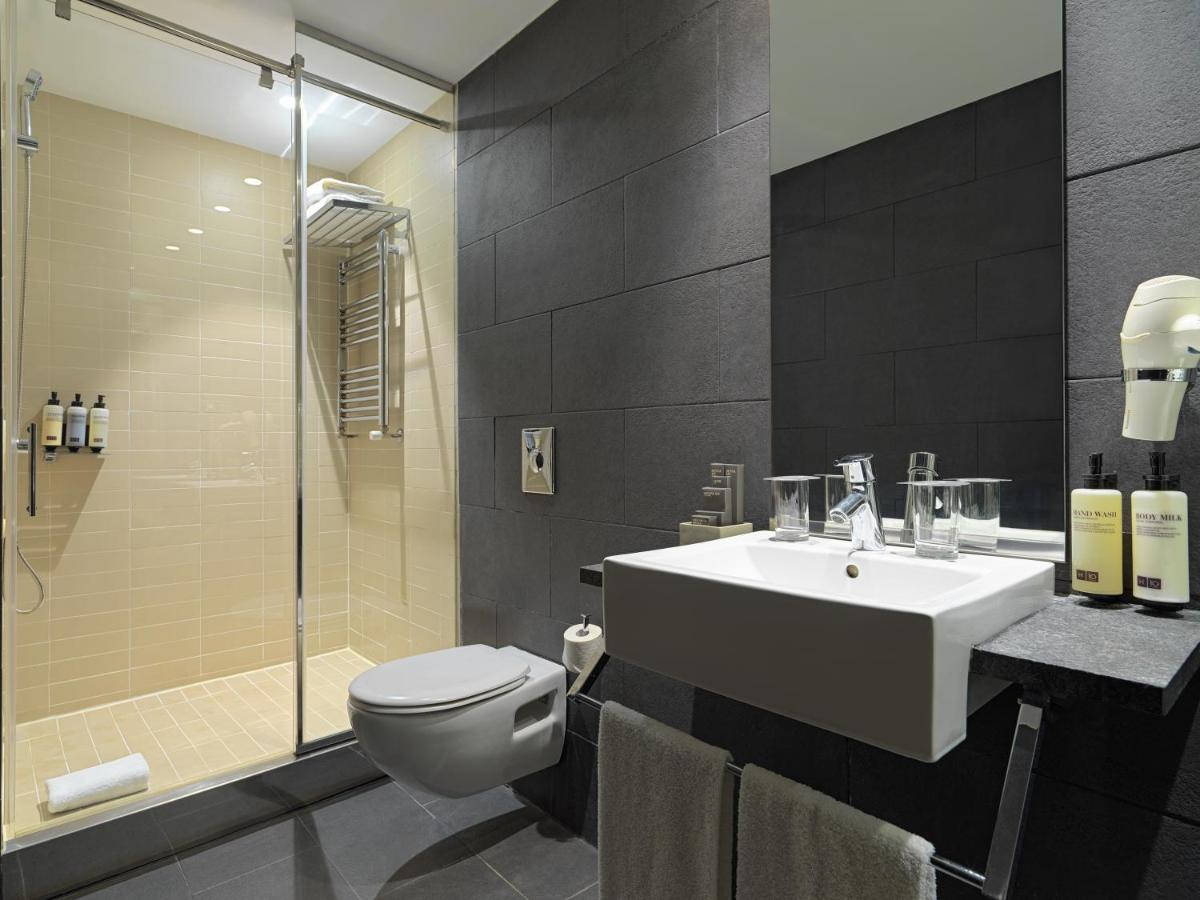 Un baño de H10 Casanova