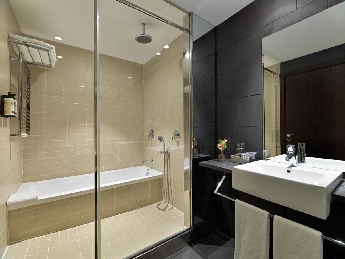 Un baño de H10 Casanova