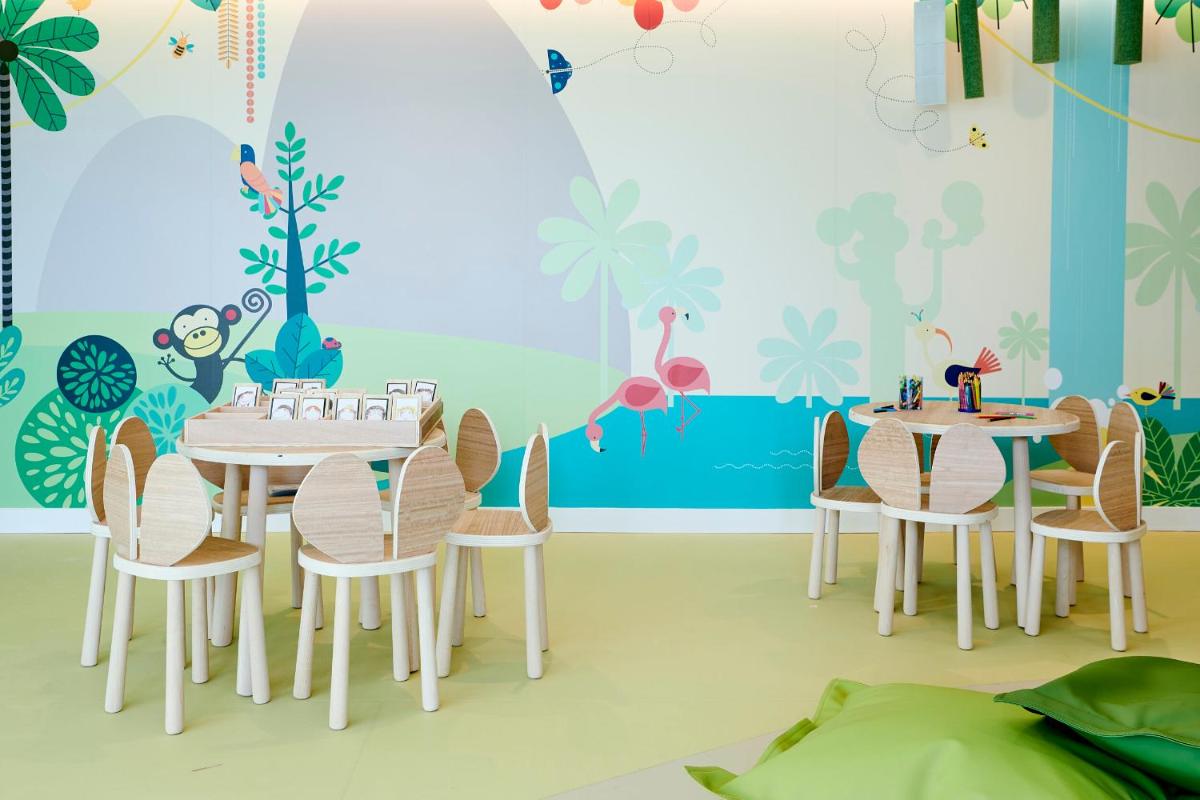 Un restaurante o sitio para comer en Iberostar Selection Albufera Park All Inclusive
