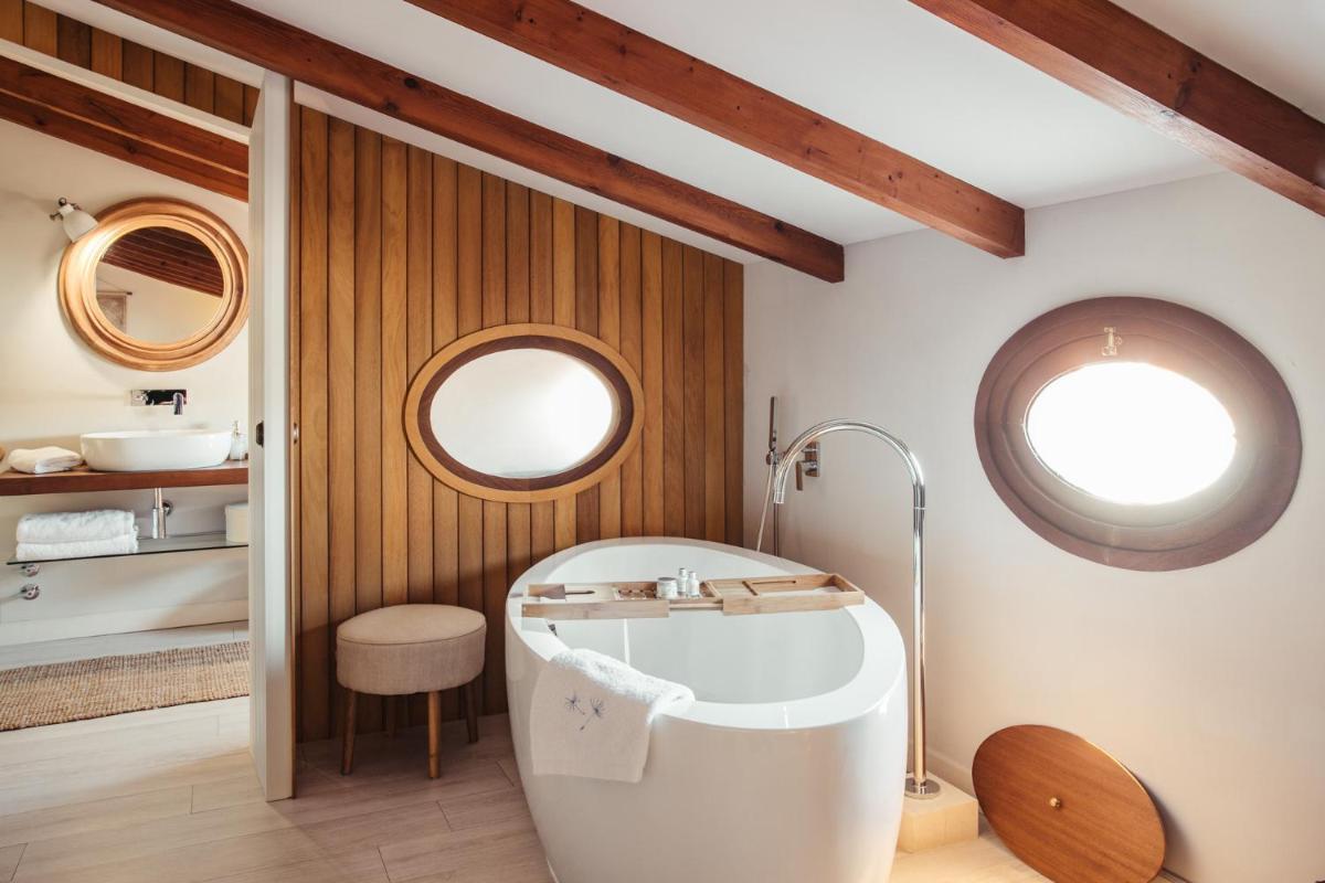 Un baño de Jardí de Ses Bruixes Boutique Hotel