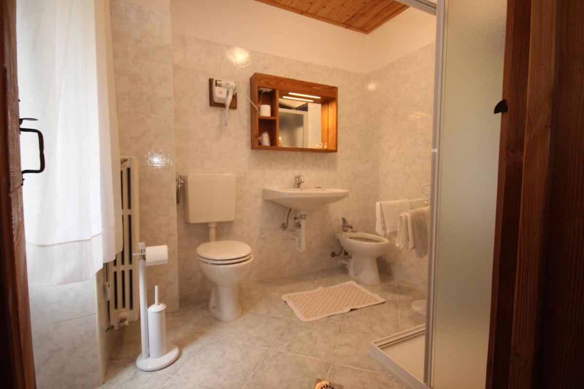 Hotel Col Du Mont - Housity