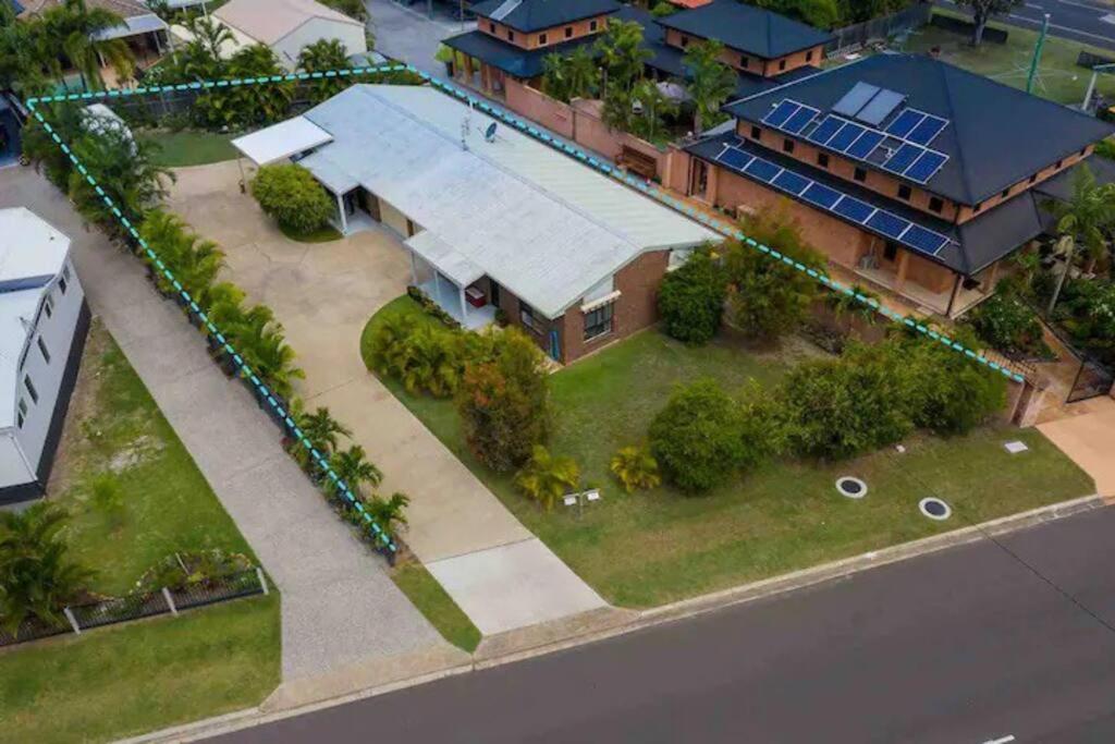 Hervey Bay Shelly Beach Stay ,Pet Friendly 300m to beach - Hizvo