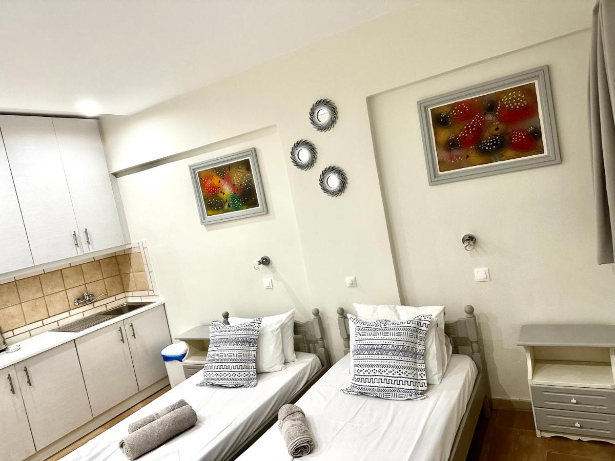 Shades of Zante 1 - Housity