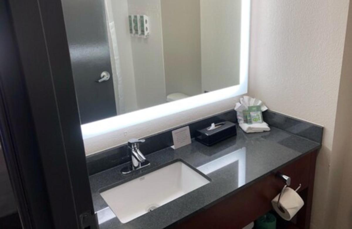 Best Western Lexington Inn - Housity