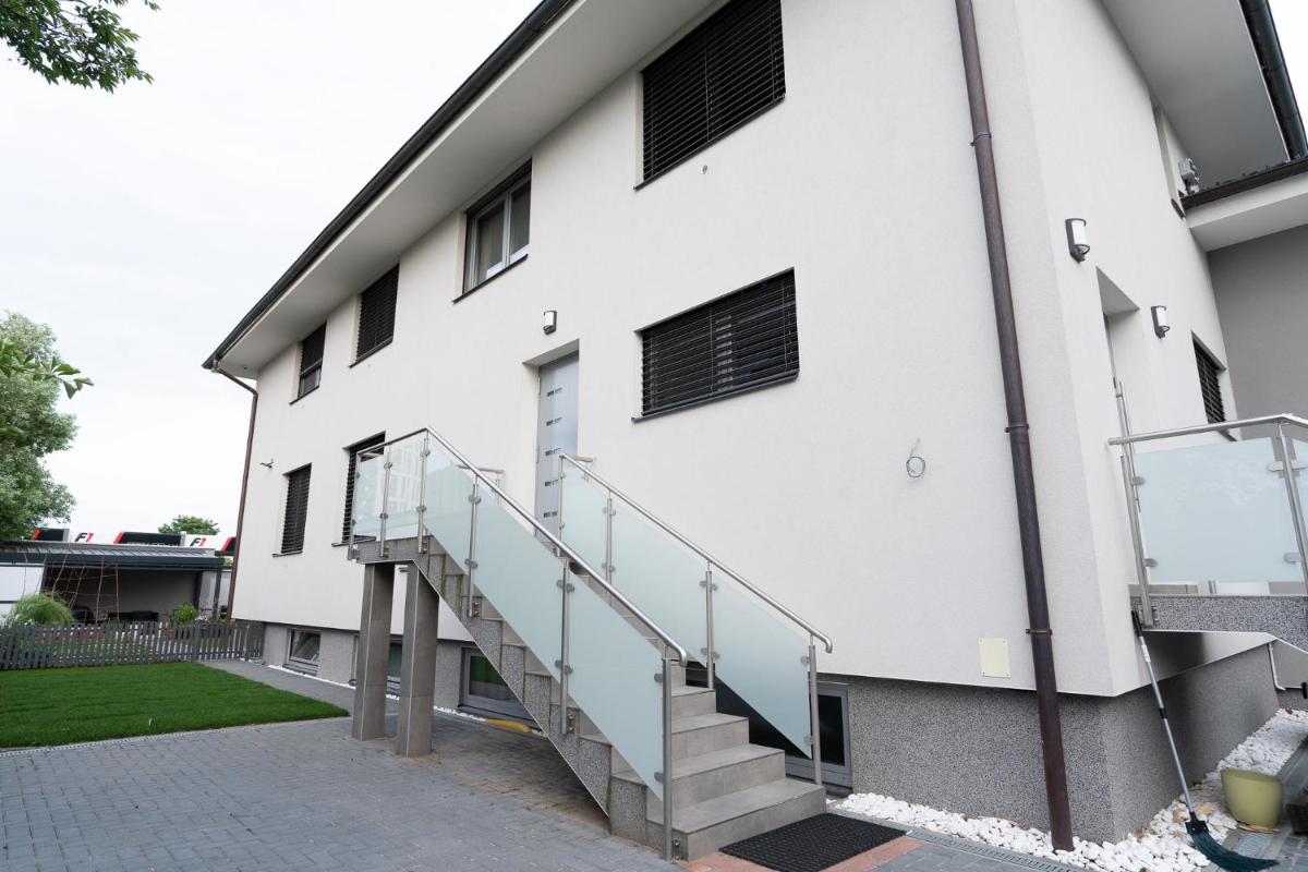 The Dante Villa Apartments - Housity