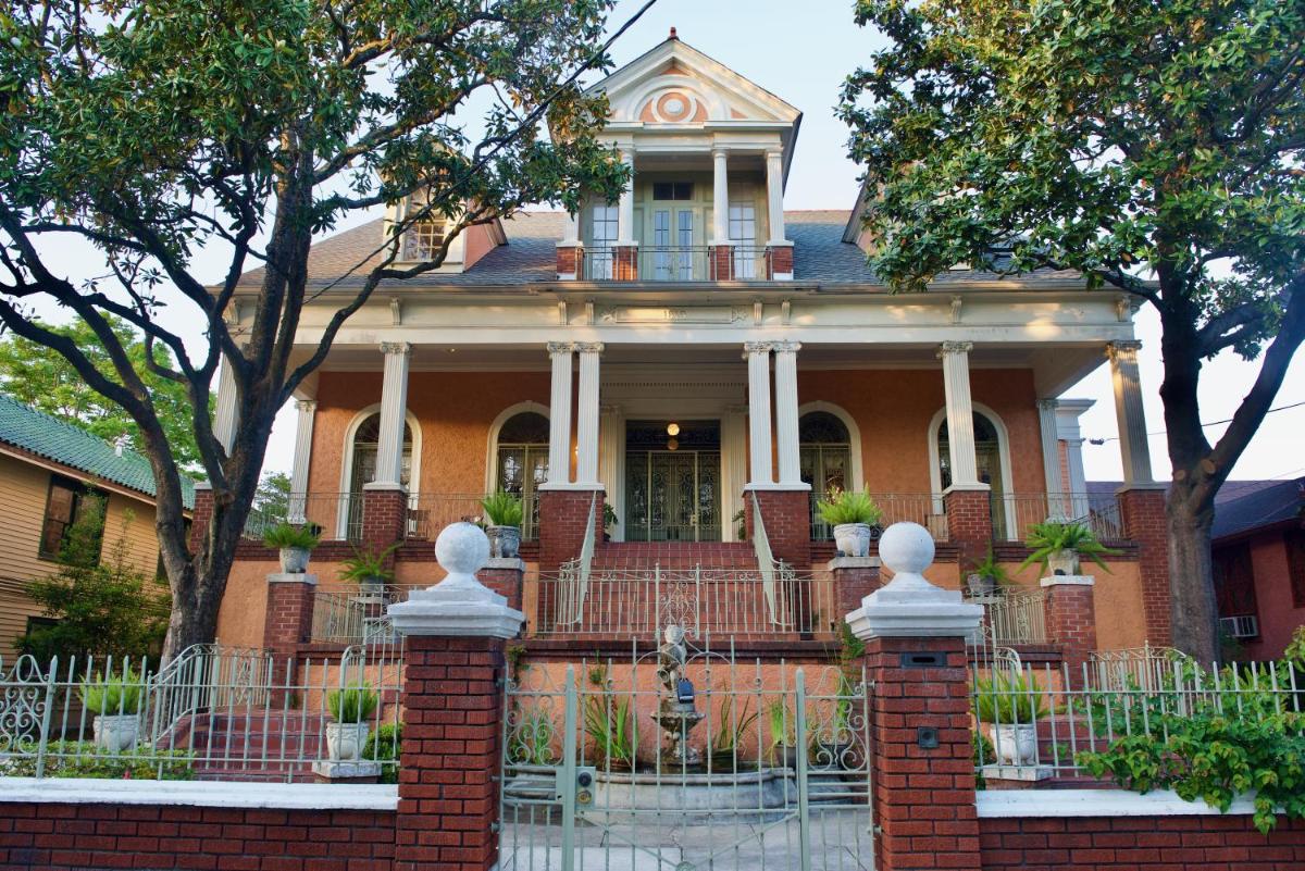The Happy Place #1 - Housity