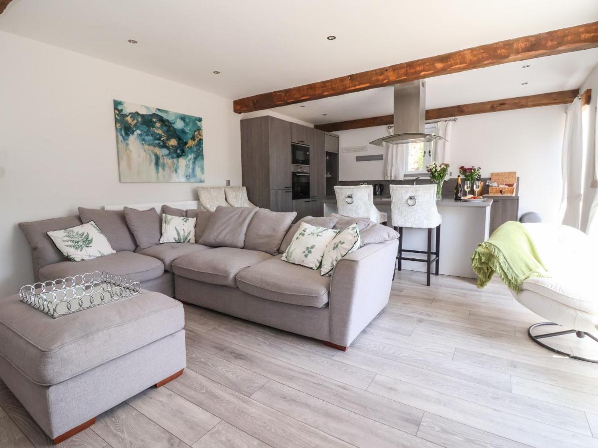Cunliffe Barn - Housity
