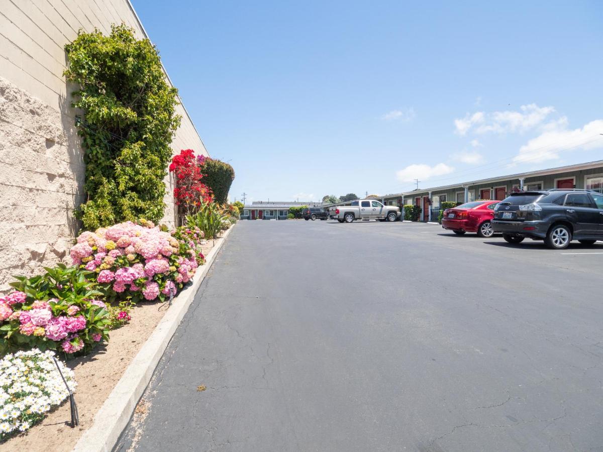 Discovery Inn Monterey Bay - Housity