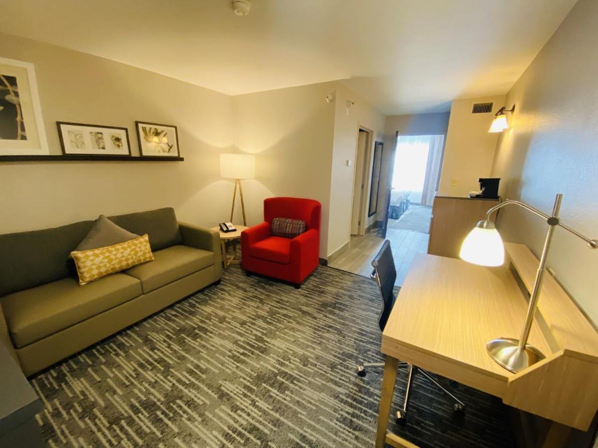 Country Inn & Suites by Radisson, Champaign North, IL - Housity