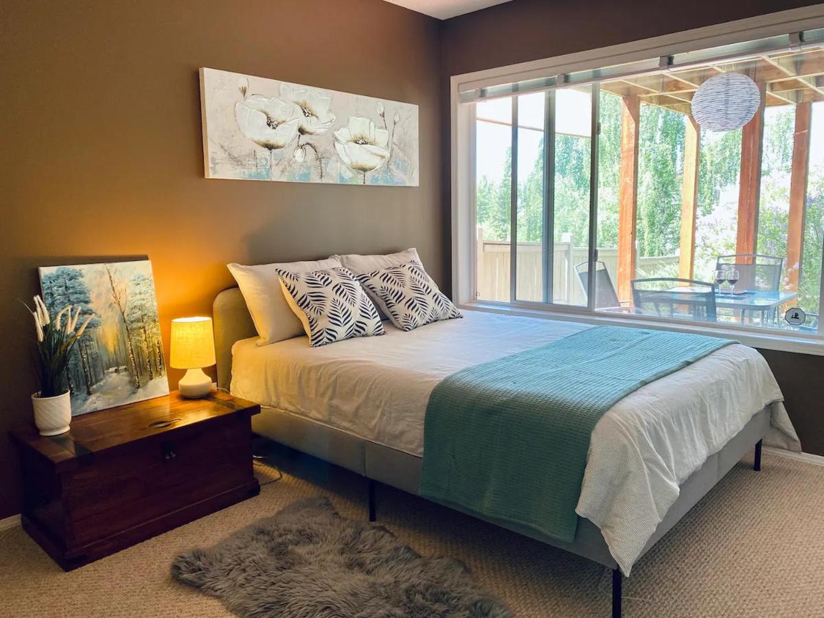 Private, Spacious, & Bright Home - Housity