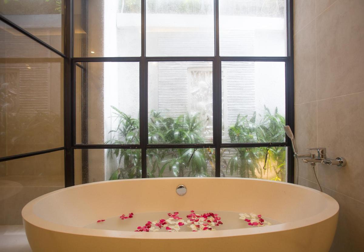 The Kon's Villa Bali Seminyak - Housity