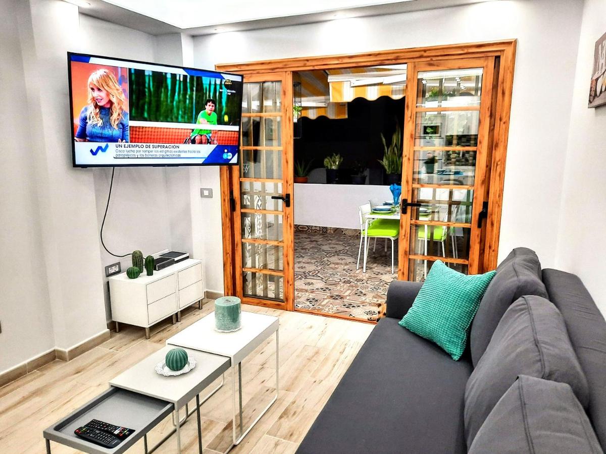Modern Apartment in Costa Adeje with Shared Pool - Housity