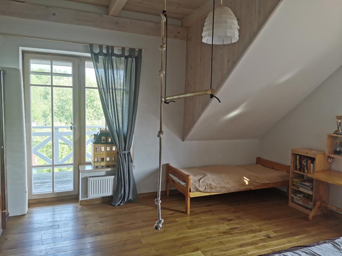 9 min from Palanga! luxury house on the river and sauna - Housity