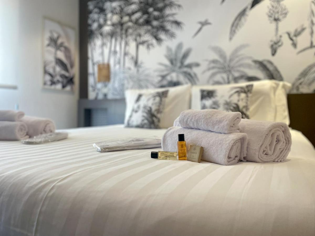 Hermitage Suites - Housity