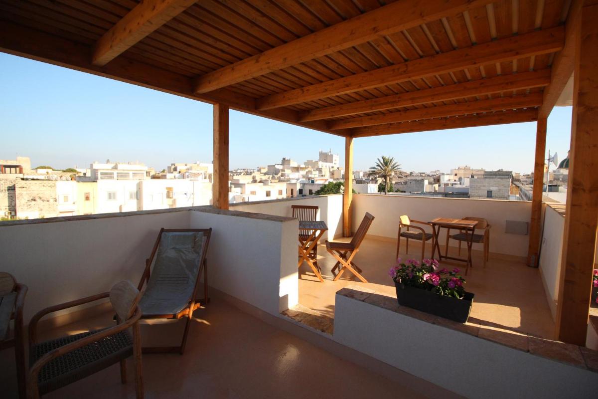 Ajamola '800 - Housity