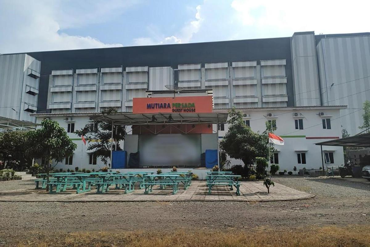 Urbanview Hotel Mutiara Persada Syariah Majalengka by RedDoorz - Housity