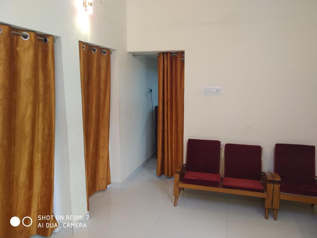 DELVI's LUXURIOUS HOUSE - Housity