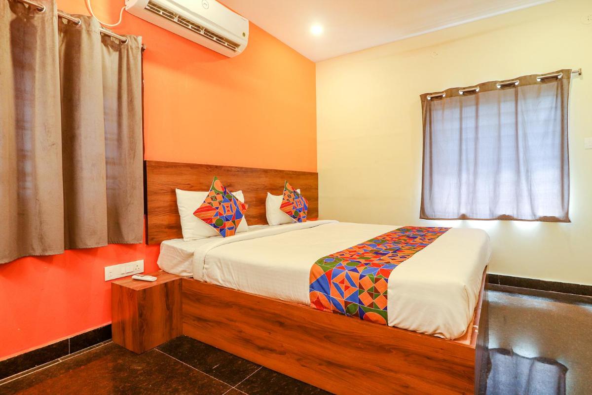 Suitetrails - FabExpress Simra Relax Inn