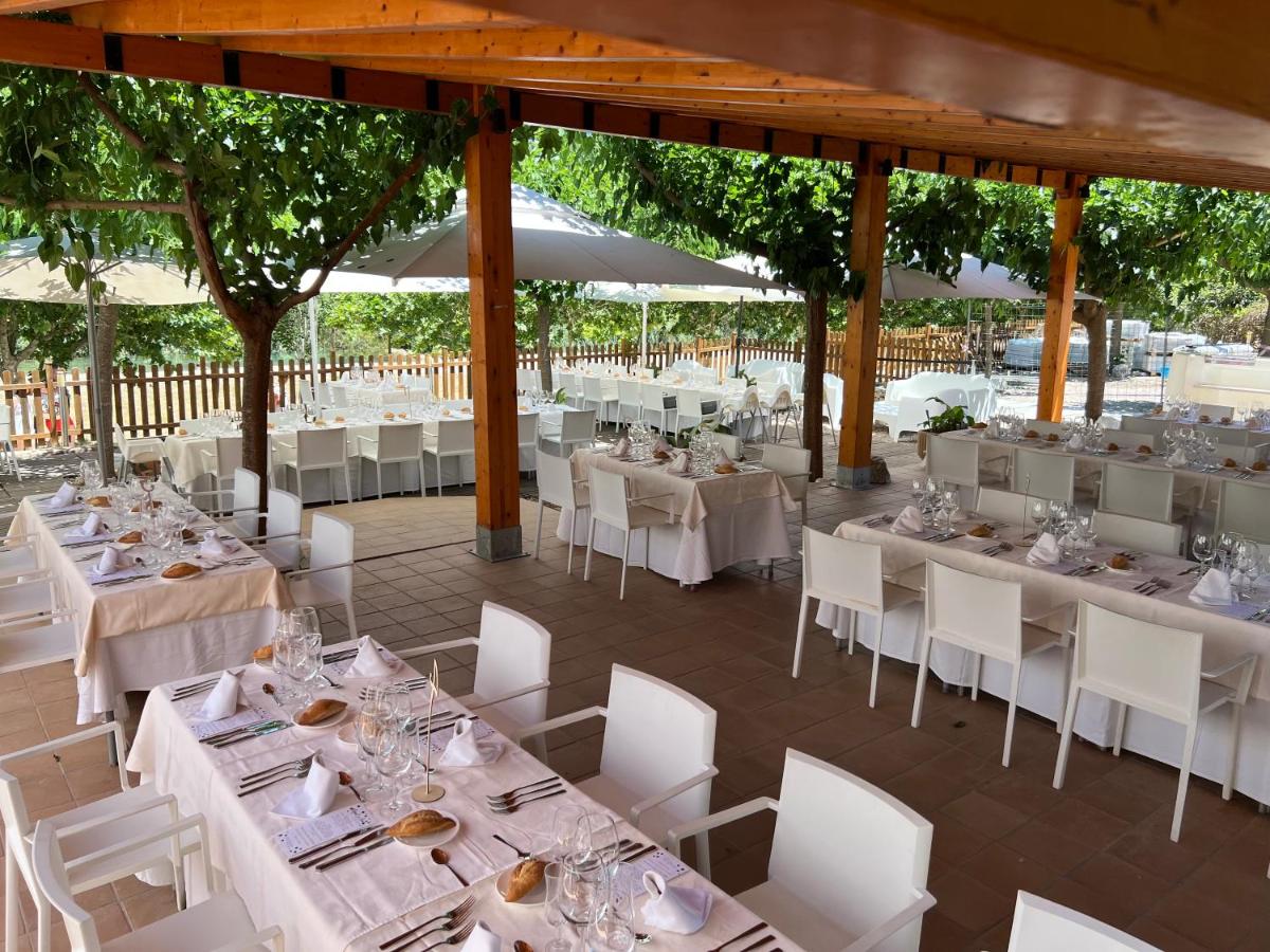 Un restaurante o sitio para comer en Hotel Rosaleda del Mijares