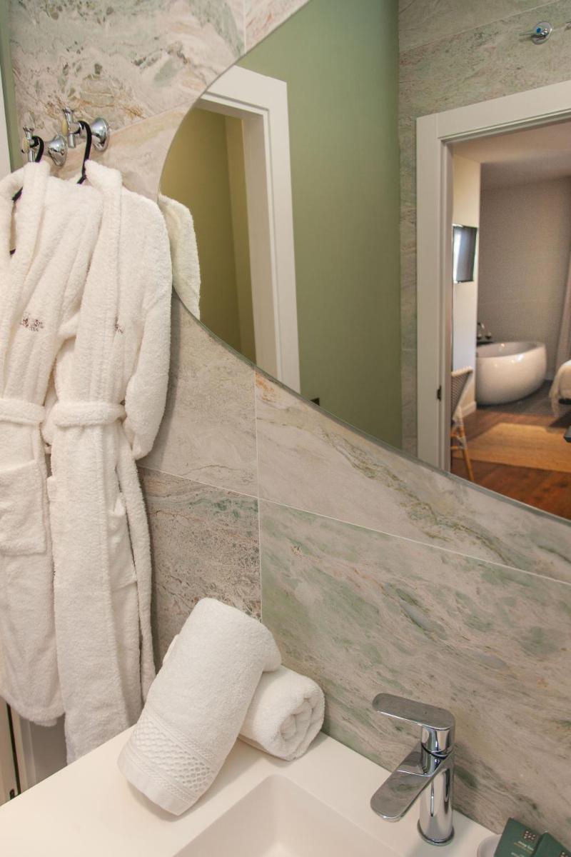 Un baño de Duruelo Mountain Suites