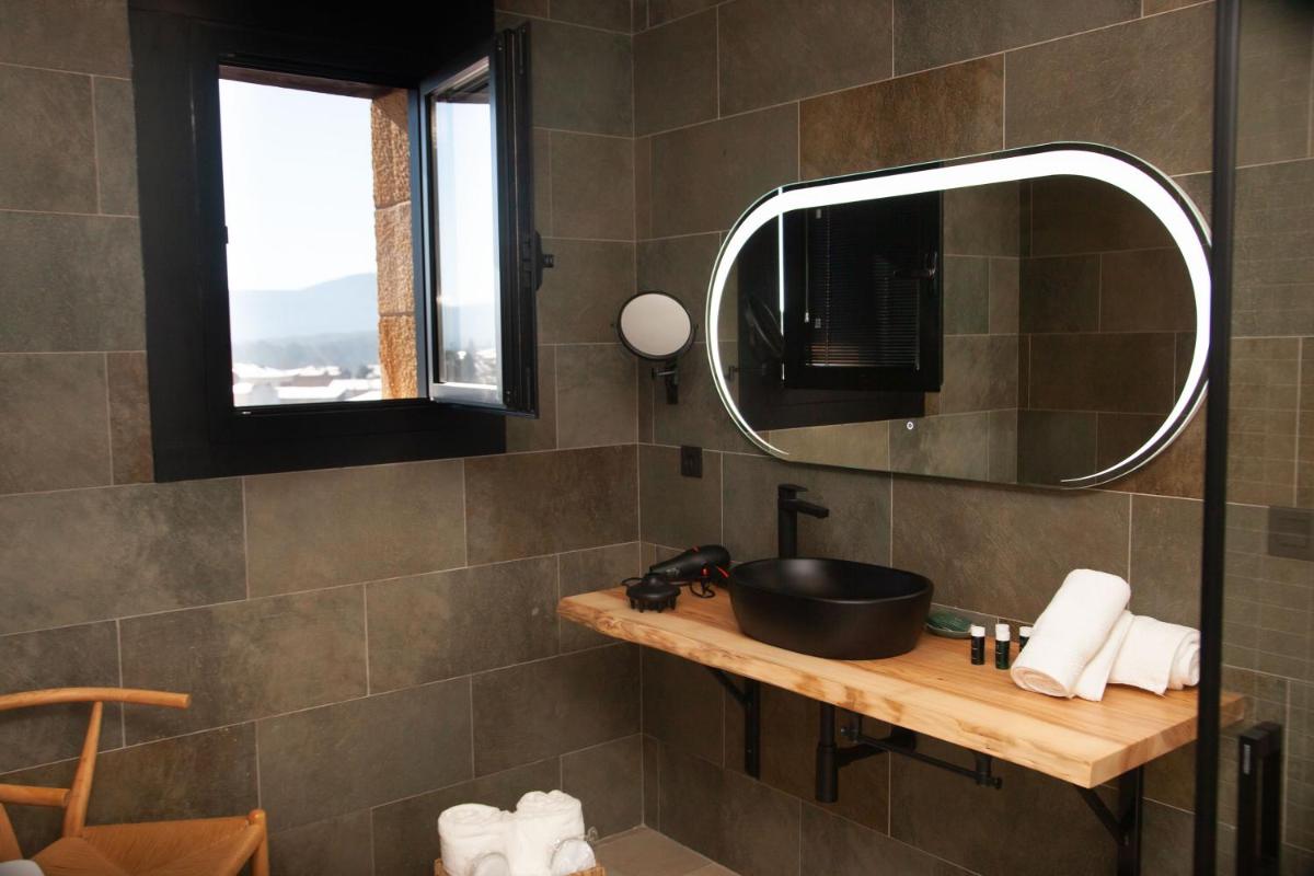 Un baño de Duruelo Mountain Suites