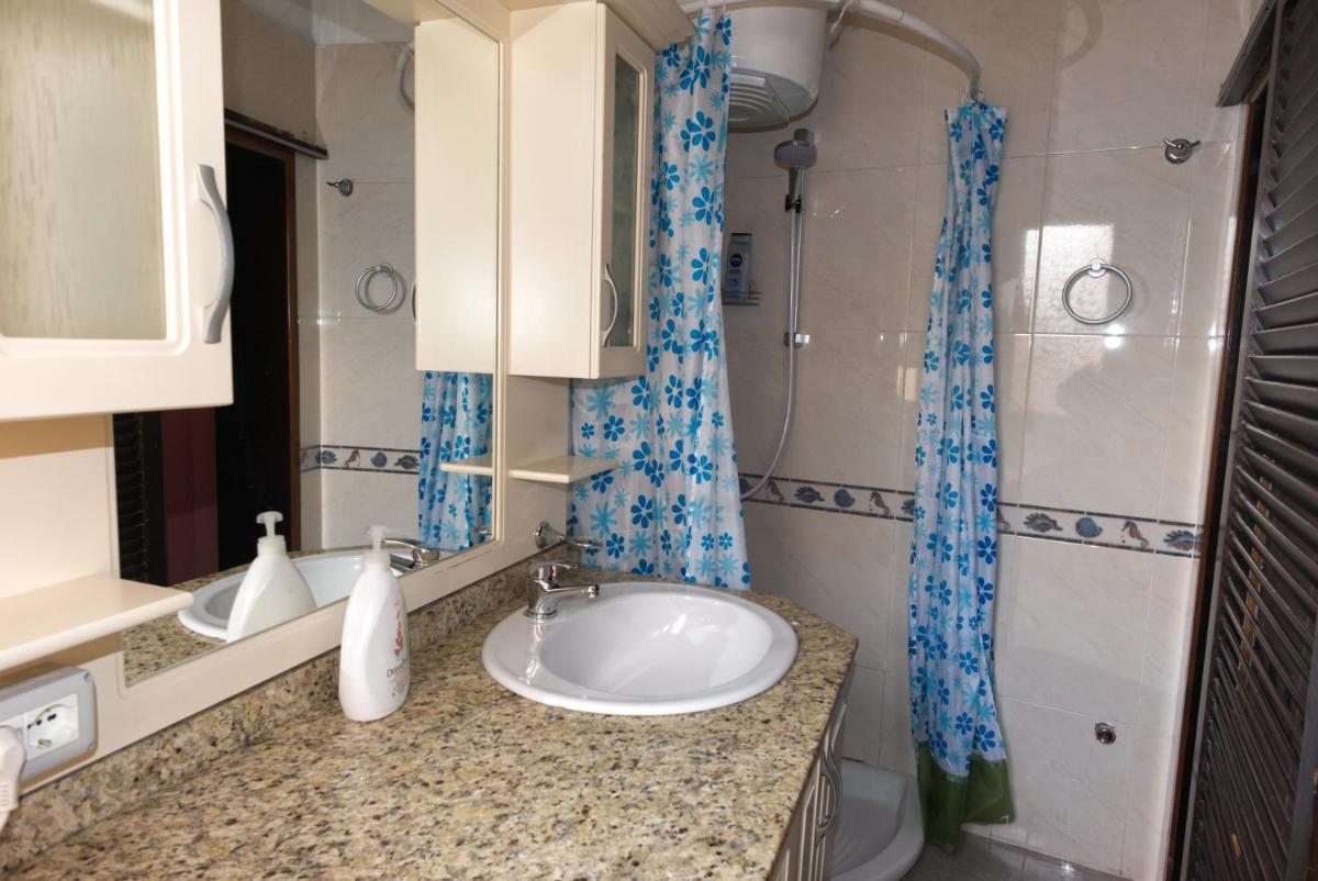 Calvin's Bed and Breakfast - Housity