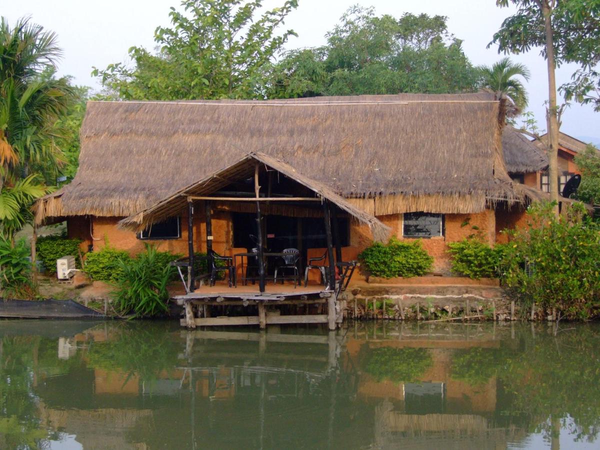 Ban Din Resort Chiang Rai - Housity