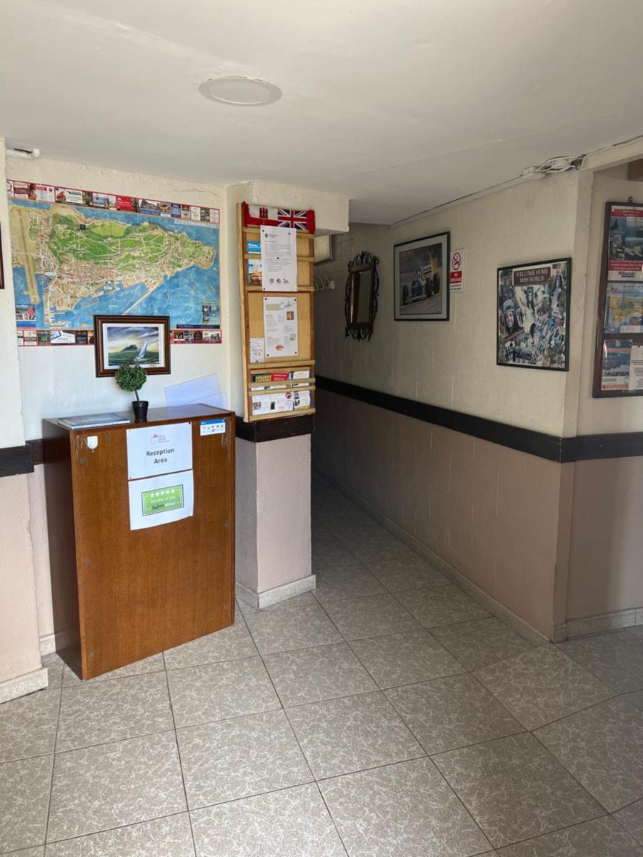Emile Youth Hostel - Housity