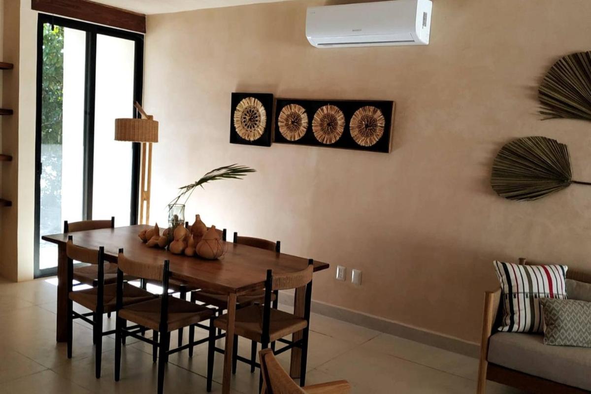 Room in House - Surenna Bella - 3 Bedroom Home With Pool - Housity