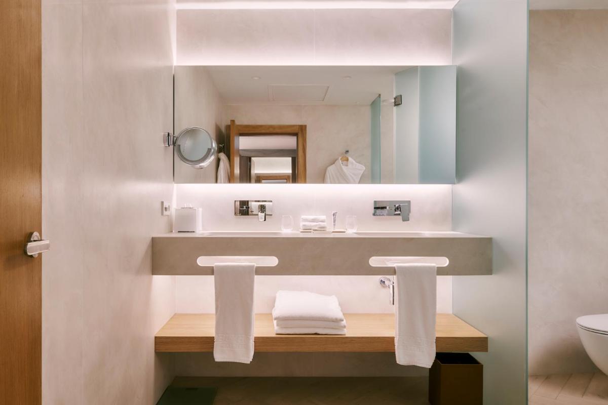 Un baño de Nobu Hotel Marbella