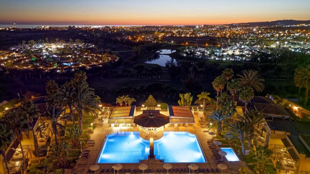 Piscina en o cerca de Bull Vital Suites & Spa Boutique Hotel - Only Adults